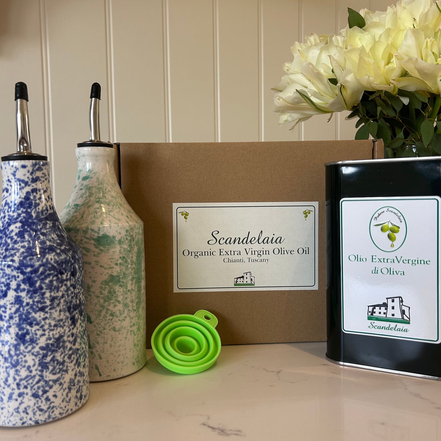 Gift Box with Large Ceramic Bottle, 1 Litre of Olive Oil & Silicone Funnel